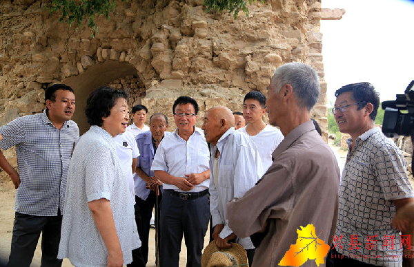 担任八路军120师的贺龙师长,驻扎在兴县蔡家崖乡木兰岗村开展革命活动