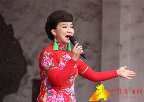 兴县:脱贫攻坚曲艺行 欢声笑语传政策